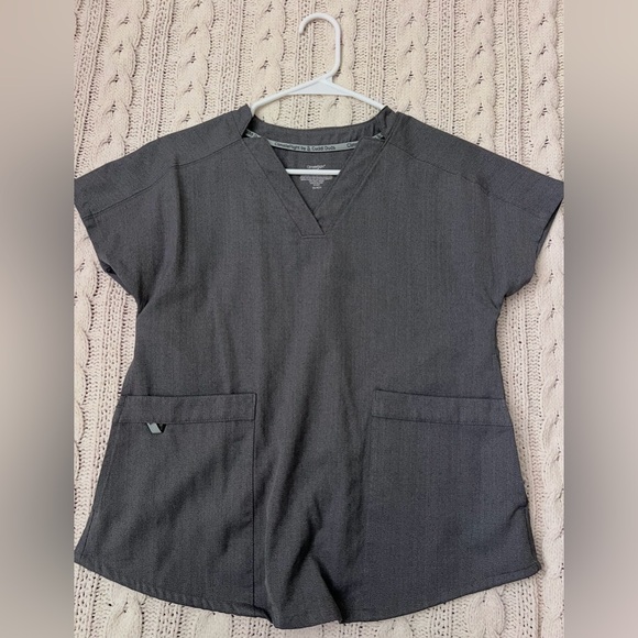 Cuddl Duds Gray V-Neck Scrub Top - Picture 2 of 5